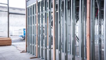 Common Challenges That Can Derail Commercial Construction